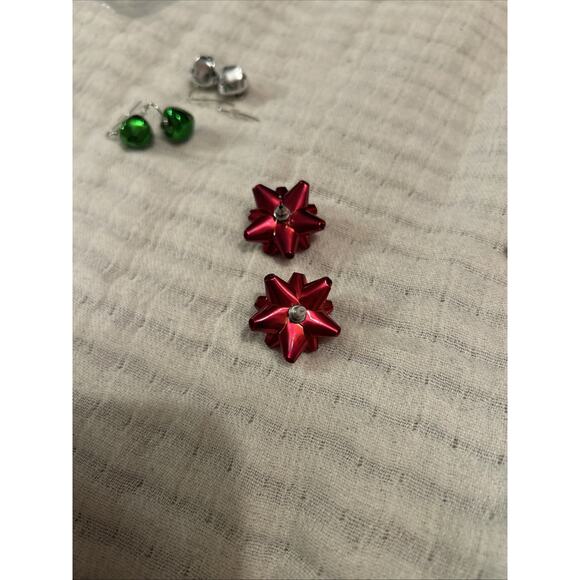 Vintage Christmas Earrings Bells Bows Presents Dangle Post Red Green Silver - Picture 5 of 7